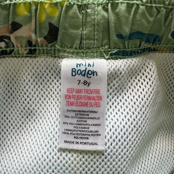 Mini Boden: Boys Green Underwater scene Swim Trunks: Size 7-8 years - Picture 3 of 4